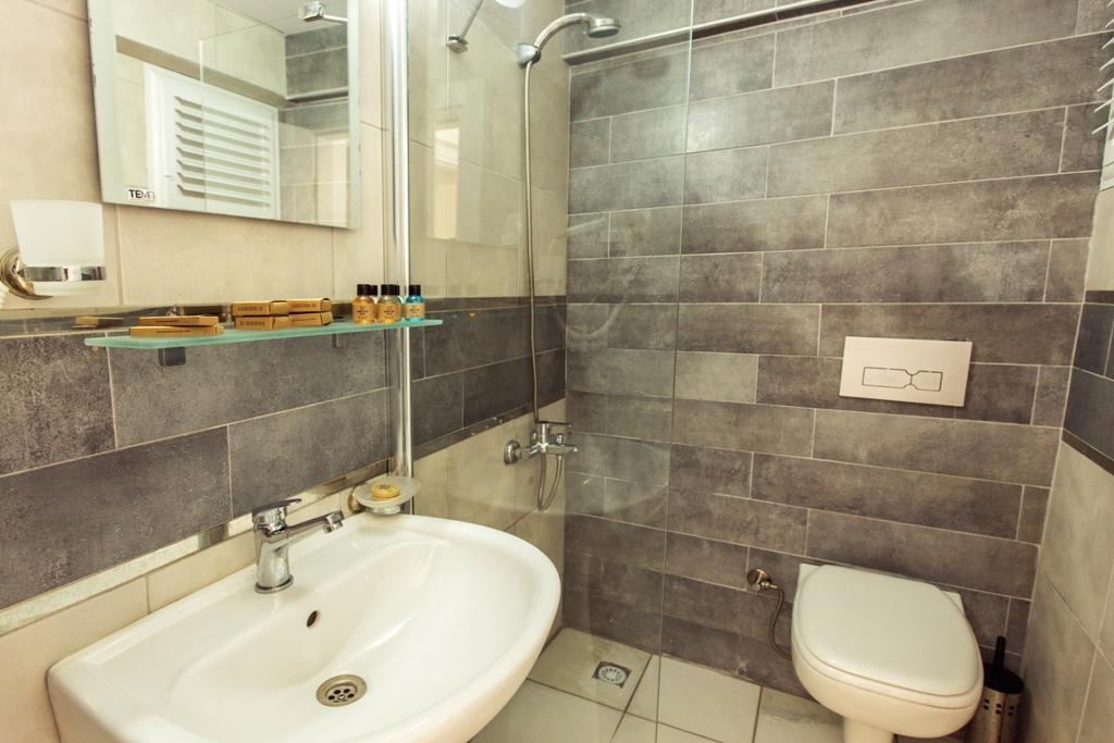 קוסדסי Demir Suit Hotel מראה חיצוני תמונה