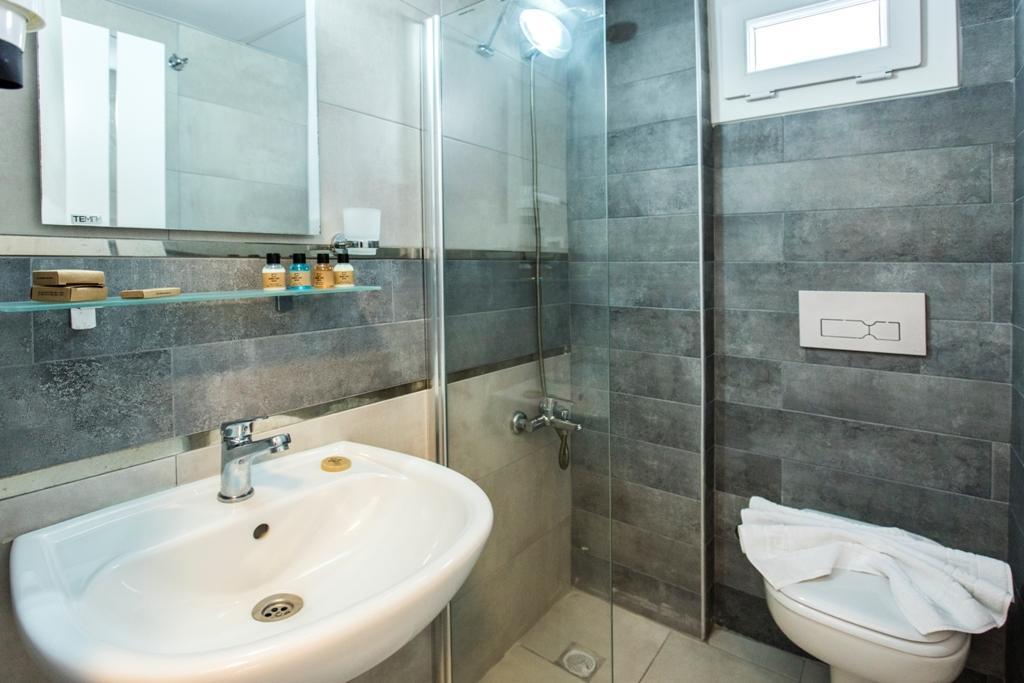 קוסדסי Demir Suit Hotel מראה חיצוני תמונה